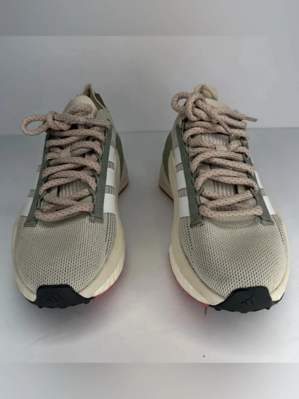 Adidas Avryn_X Women’s Size 5 Sneakers Running Shoes Putty Gray/Silver Pebble